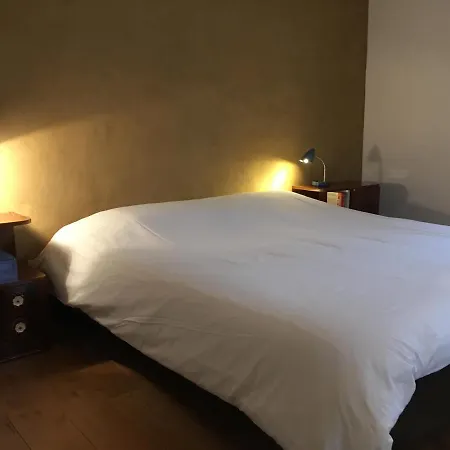 Le Rockormoran Bed & Breakfast Surice